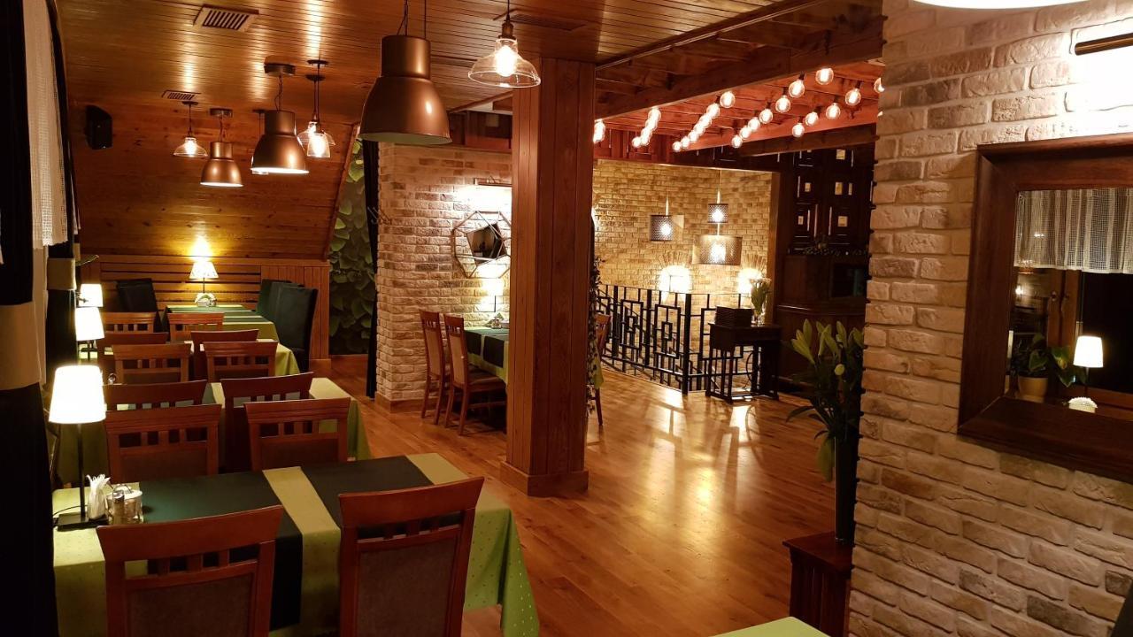 Zajazd Gniewko Mala Karczma Bagian luar foto